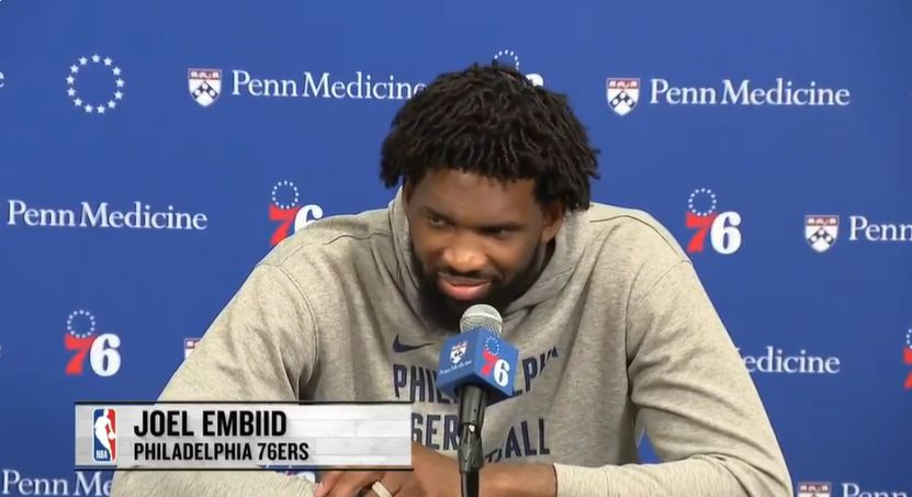 Embiid a répondu que l'équipe est meilleure sans lui cette saison : ce qui compte, c'est de jouer contre des équipes fortes et les séries éliminatoires.