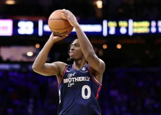 Des trois points fous ! Les 76ers & Hornets ont réussi un total de 14 coups sûrs au premier quart-temps, avec un taux de tir de 56 %.