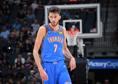 L'état compétitif est également formidable ! Holmgren a marqué 14 points sur 4 des 4 paniers à trois points au premier quart-temps !