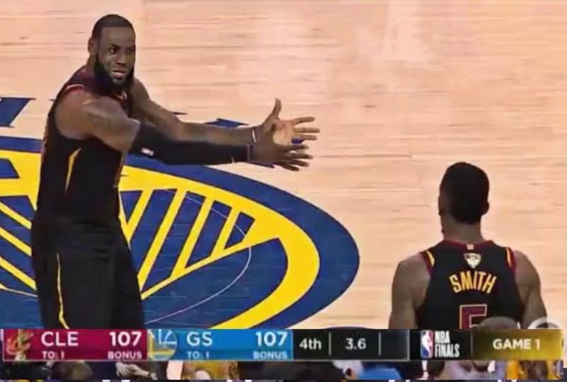 JR : James ne m'a toujours pas pardonné, mais ne pas demander de temps mort n'affecte pas que vous soyez le GOAT.
