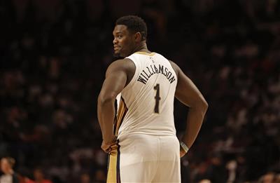 Dirigez l'équipe! Poole, Zion et Murphy ont tous marqué à deux chiffres à la mi-temps