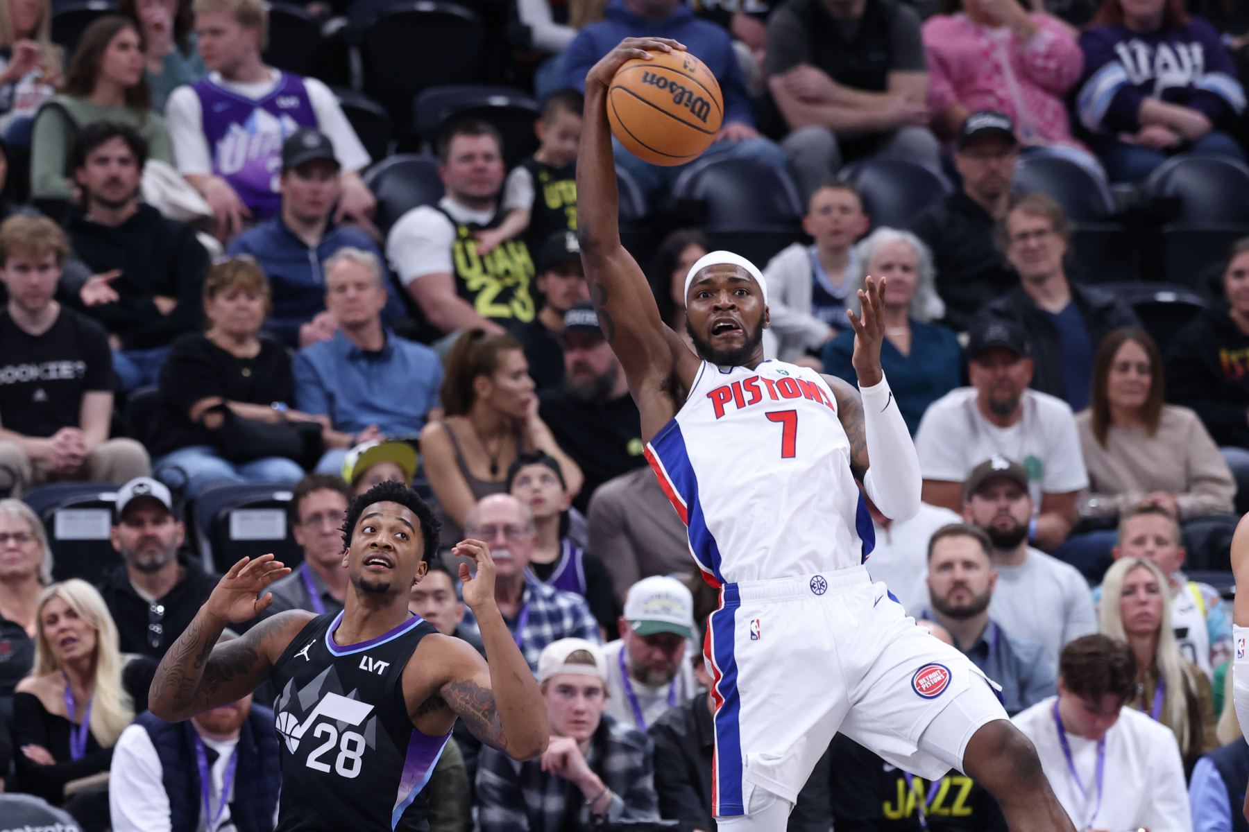 Paul Reed a 25+10+5 et un vrai pourcentage de tir de plus de 90%, le premier dans l'histoire des Pistons