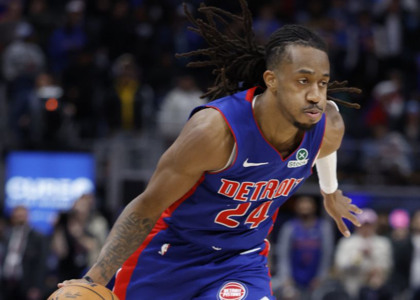 Piston trouve un trésor! Jenkins a fait une moyenne de 21+6+7,5 au cours des 2 derniers matchs et a marqué une égalité absolue en trois points