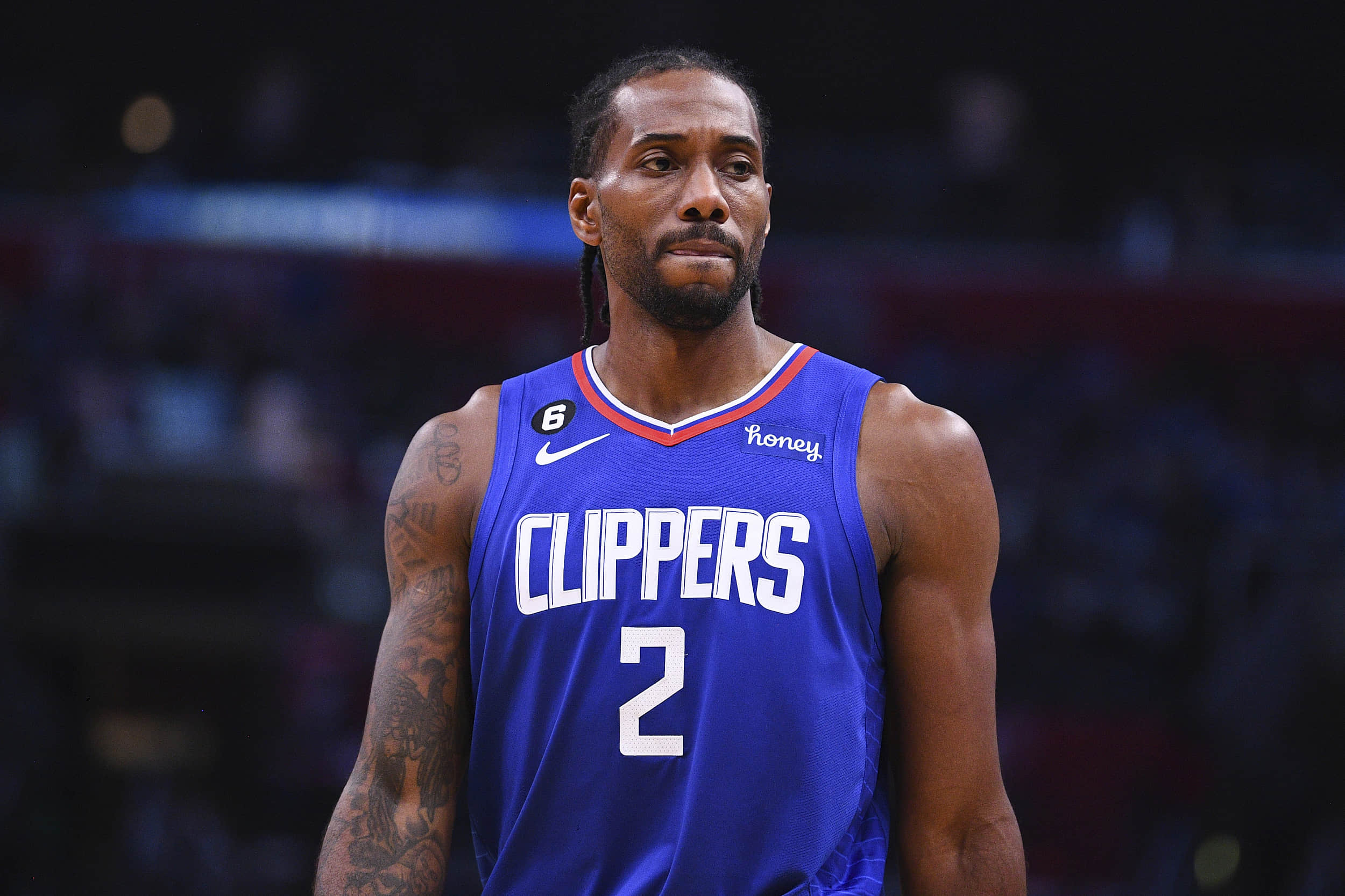 Président des Clippers : Leonard a toujours une entorse au pied et pas encore de date de retour précise