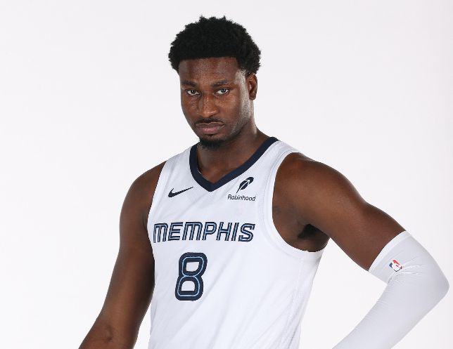 Les Grizzlies ont réussi 4 des 23 tirs à trois points dans la mi-temps, marquant seulement 46 points et les 21 points de l'Armée verte.