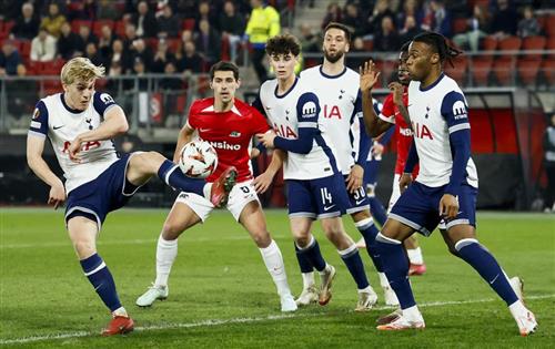 AZ Alkmaar contre Tottenham Hotspur