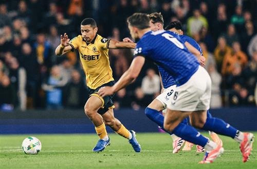 Loups contre Everton