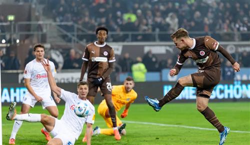 St. Pauli contre Kierholstein