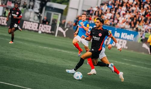 Kielholstein contre Eintracht Francfort