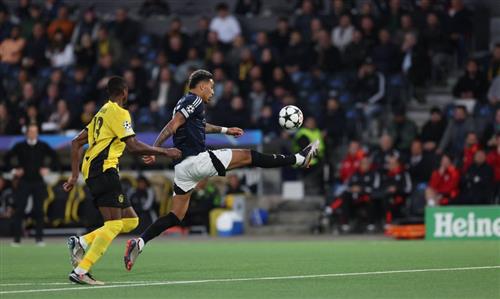 Jeunes garçons contre Aston Villa