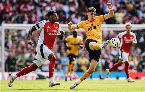 Arsenal contre les loups
