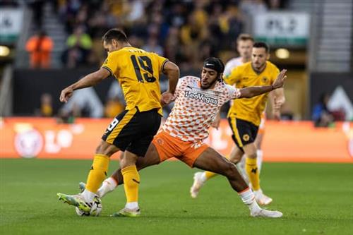 Loups contre Blackpool
