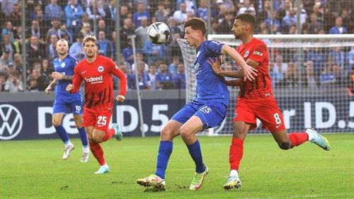 E. Francfort contre Darmstadt