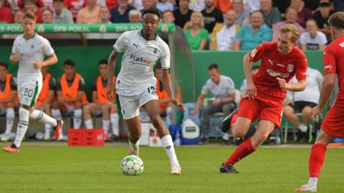 TuS Belsenbrück contre Mönchengladbach